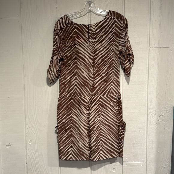 BCBG Maxazria 100% Silk Cream & Tan Dress - Picture 7 of 10